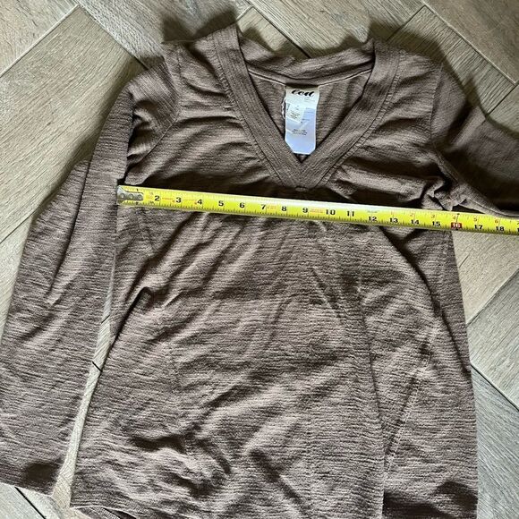 Led Luxe Essentials Maternity Light Brown  Sweater Small - Picture 4 of 5